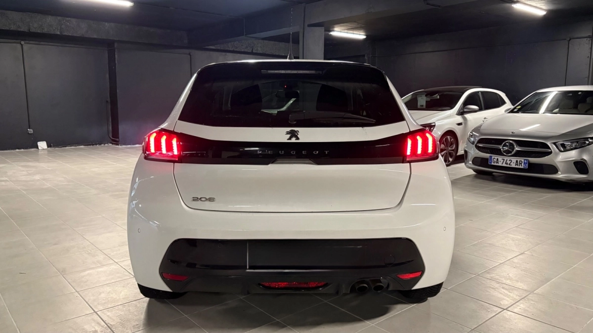 Peugeot 208 - photo 8