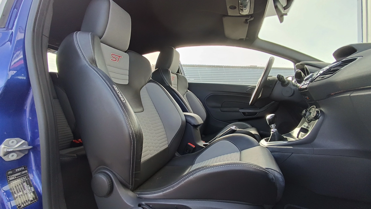 Ford Fiesta - photo 9