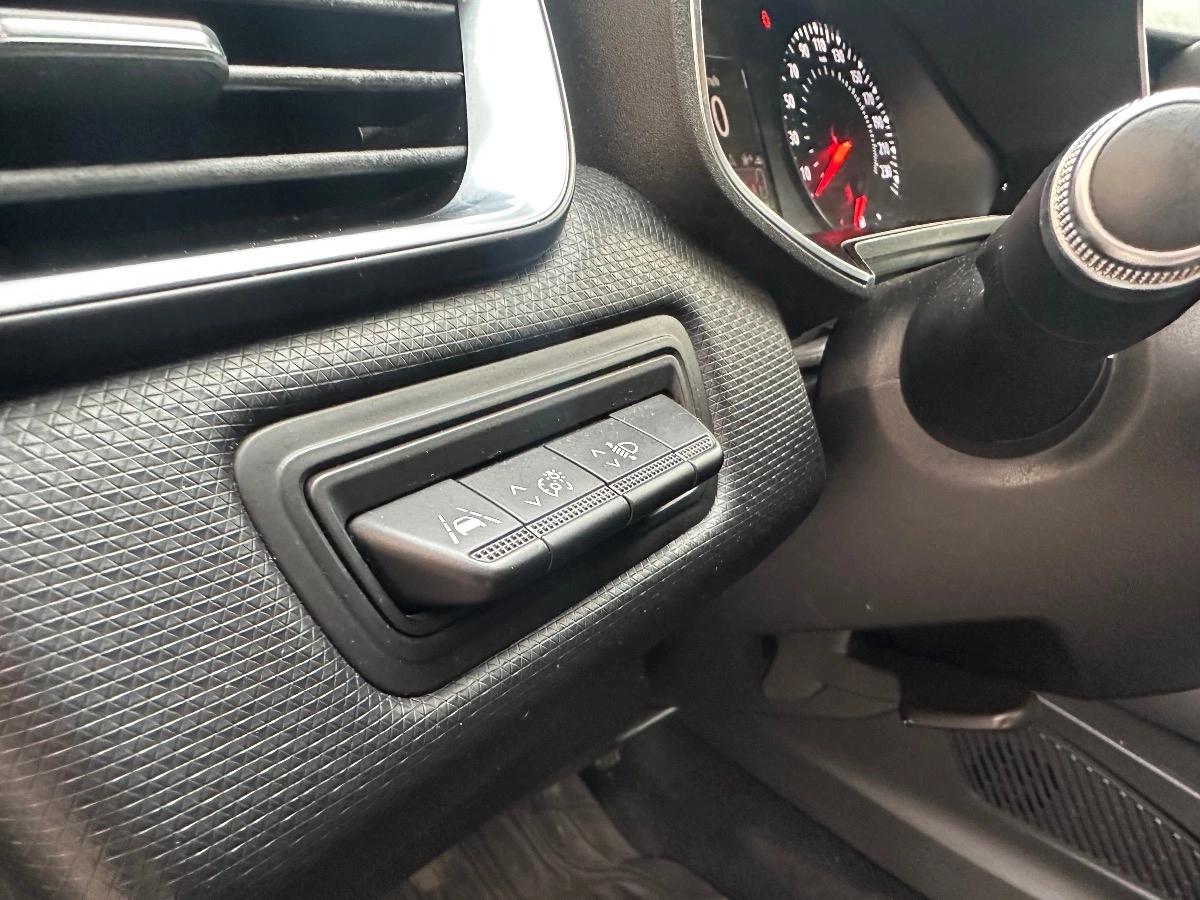 Renault Clio 1.0 TCE 100 BUSINESS