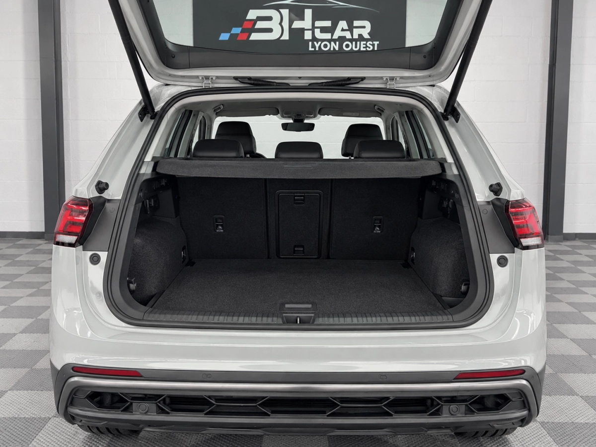 Volkswagen Tiguan - photo 22