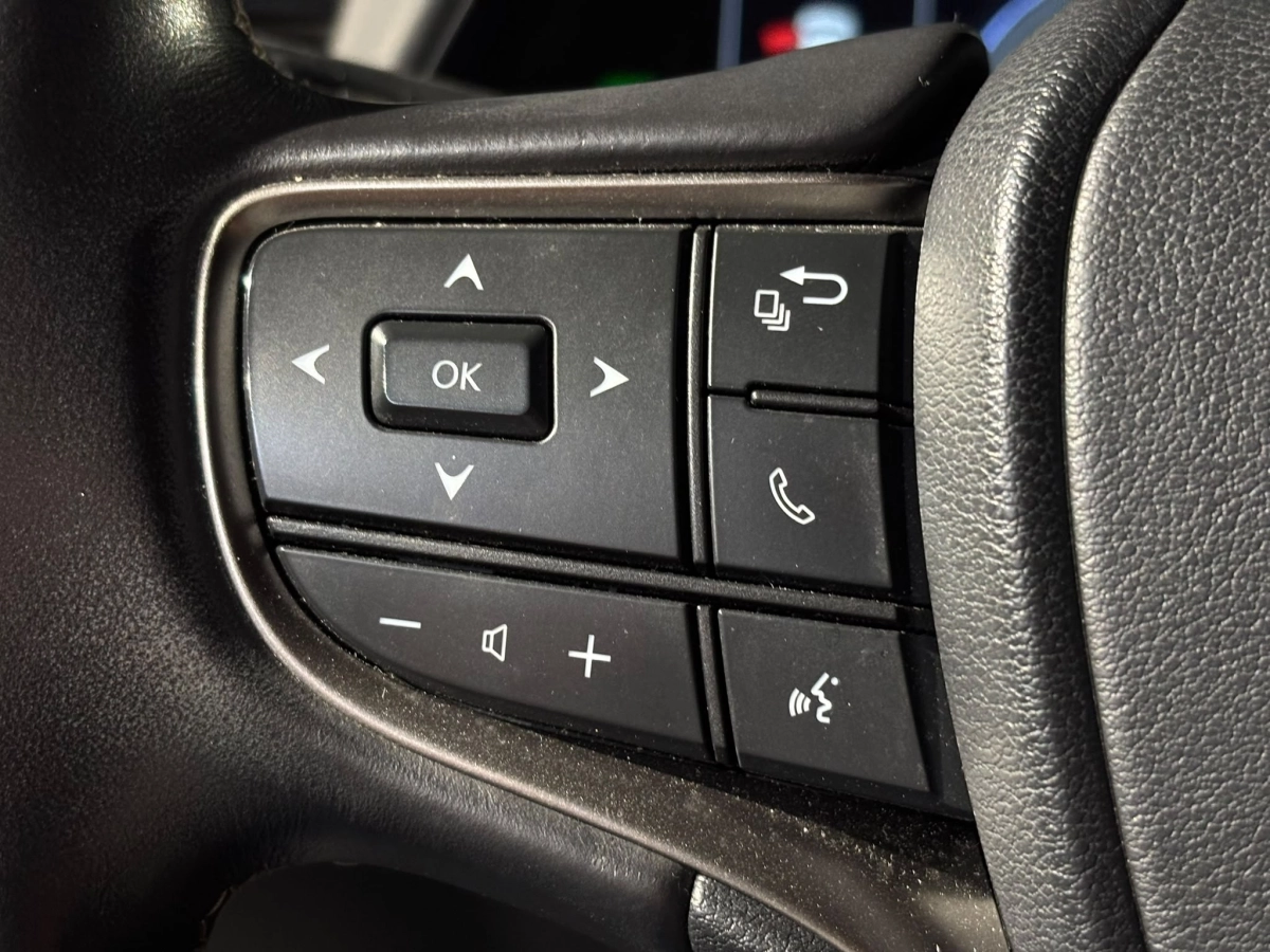 Lexus Ux - photo 12