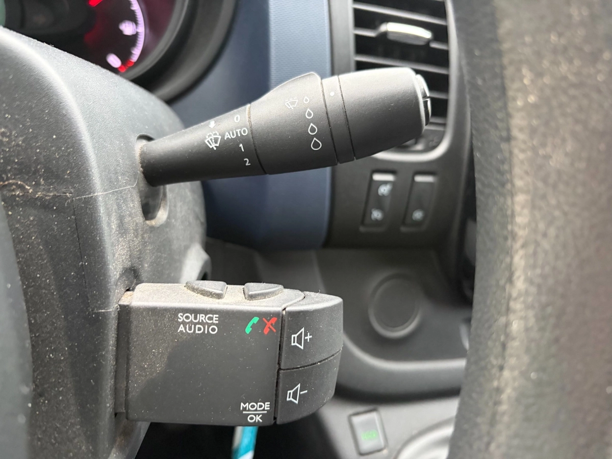 Opel Vivaro Vu - photo 15