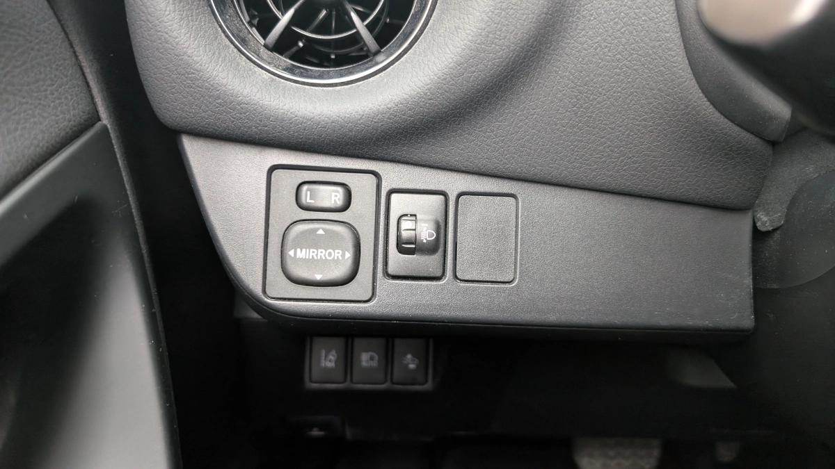 Toyota Yaris 1.0 VVTI 65