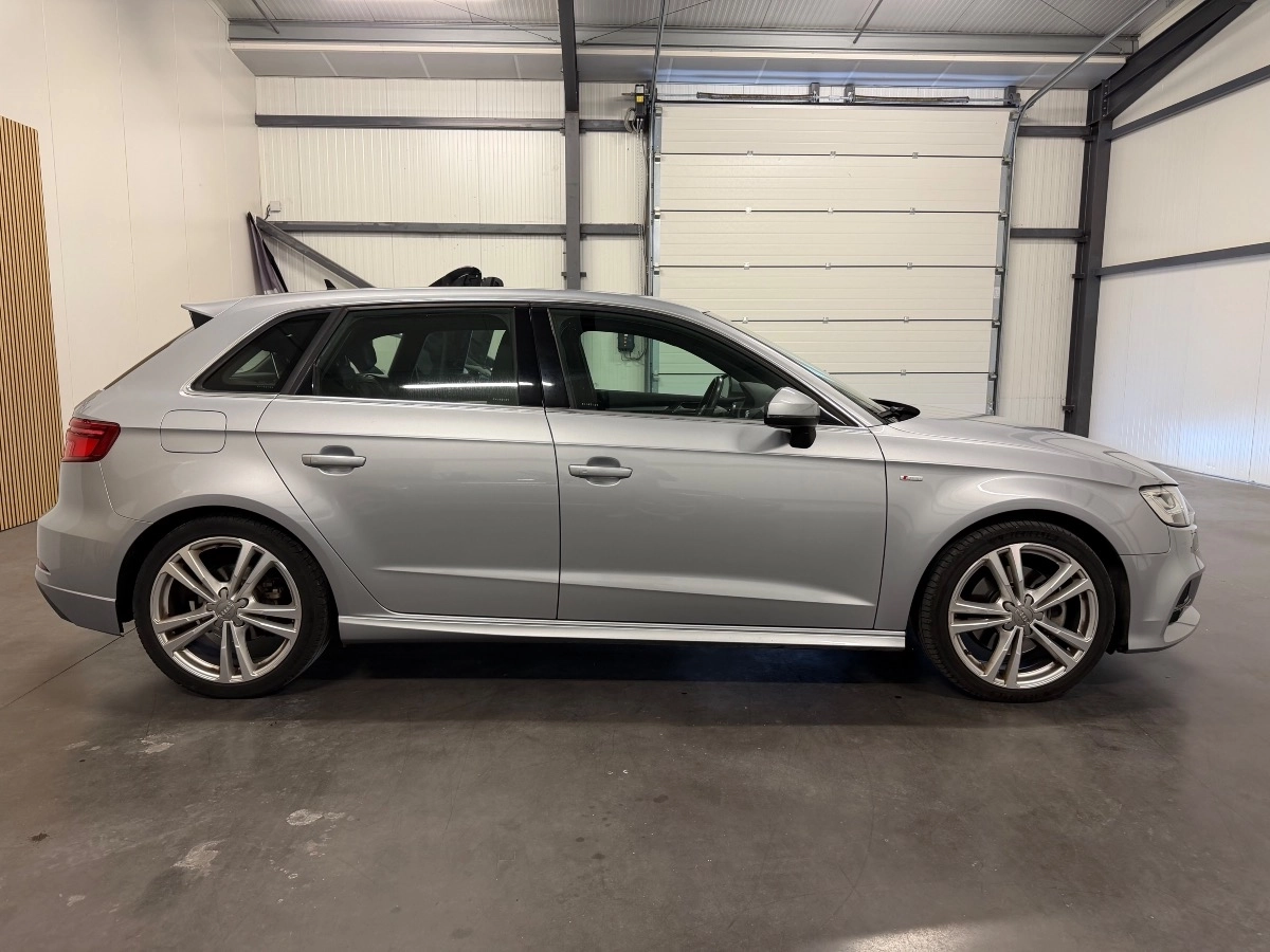Audi A3 - photo 4