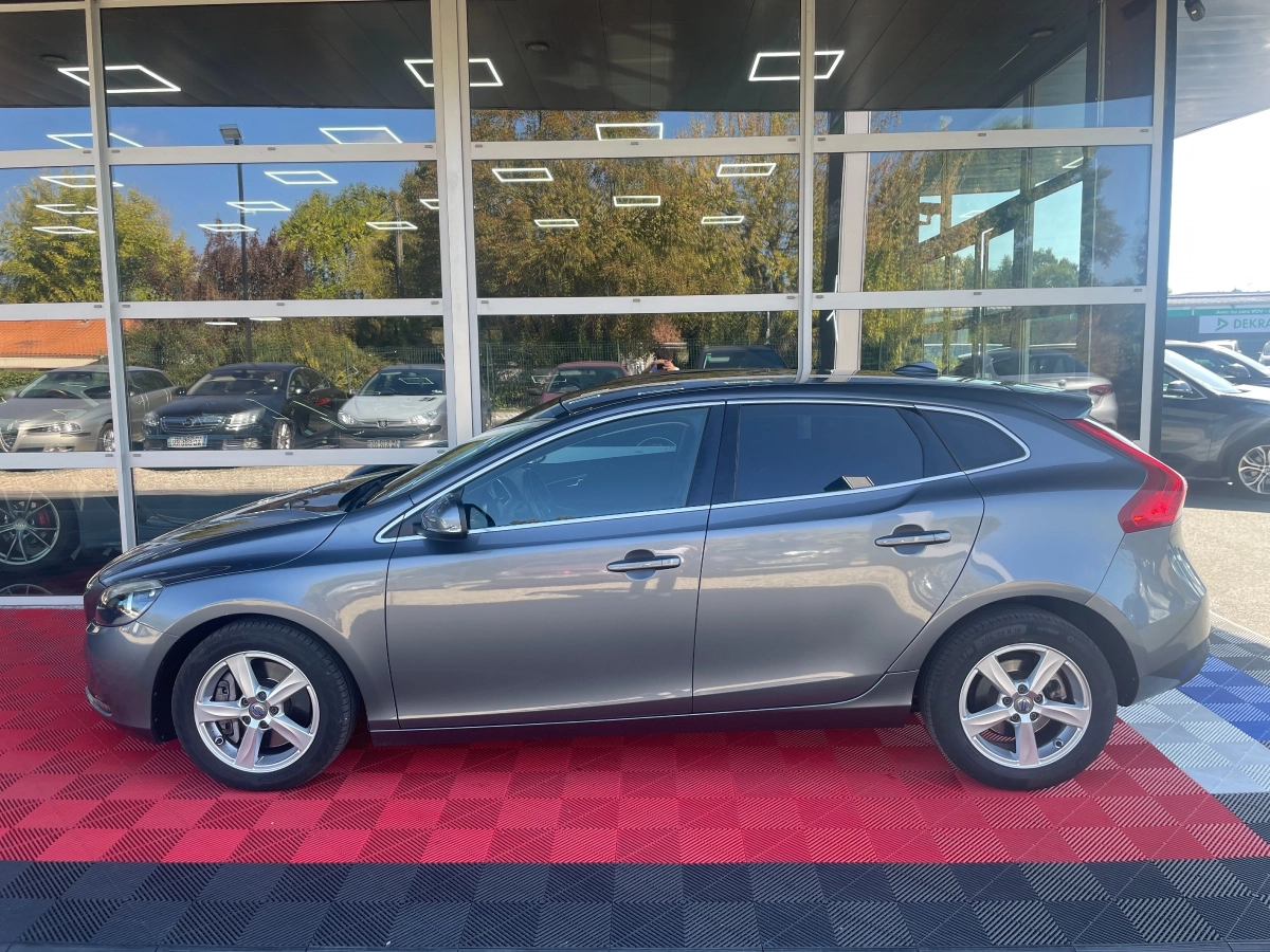 Volvo V40 - photo 5