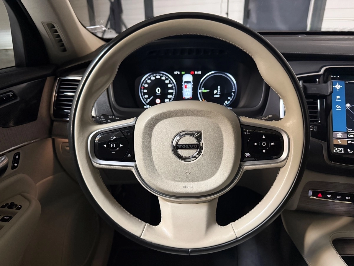 Volvo Xc90 - photo 18