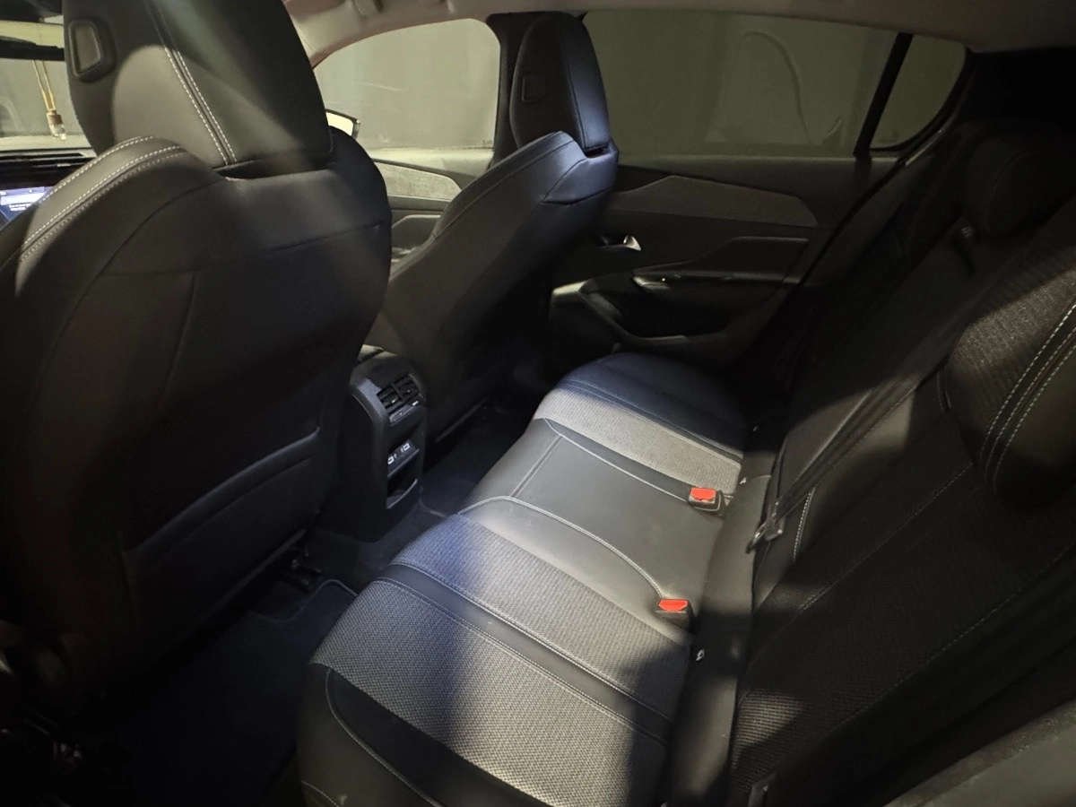 Peugeot 308 - photo 12