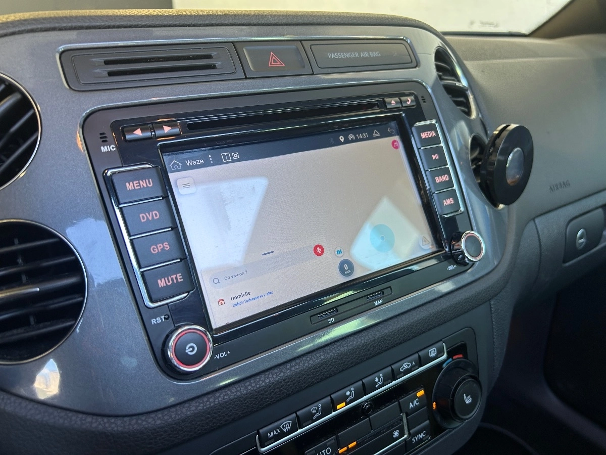 Volkswagen Tiguan - photo 18