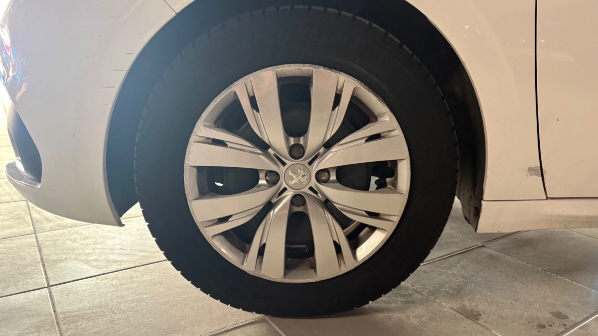 Peugeot 208 - photo 10