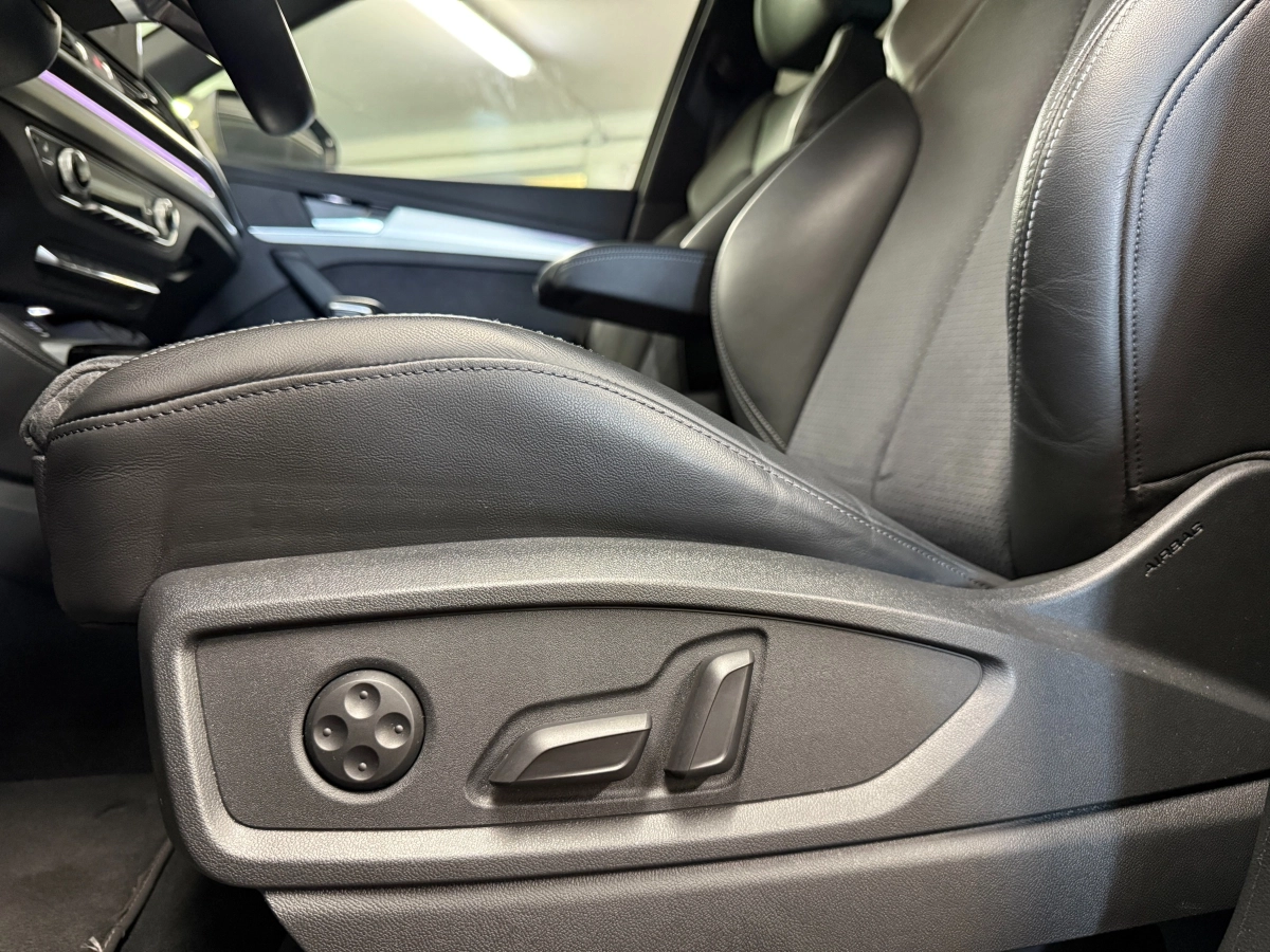 Audi Q5 - photo 12