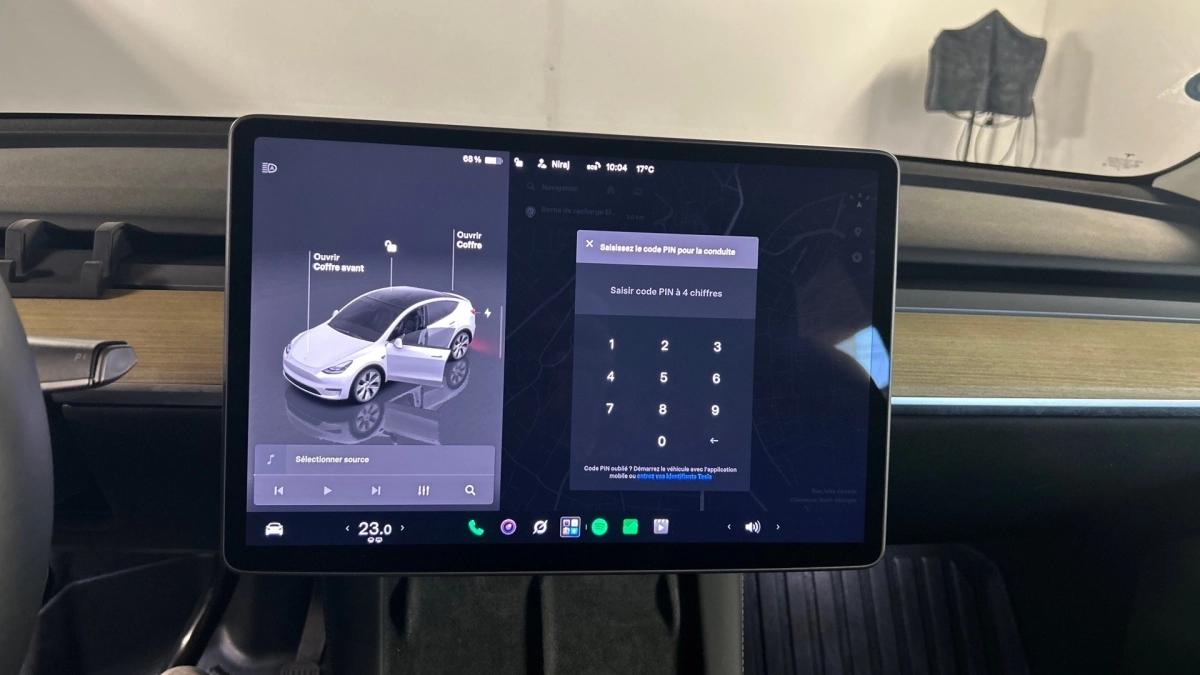 Tesla MODEL Y