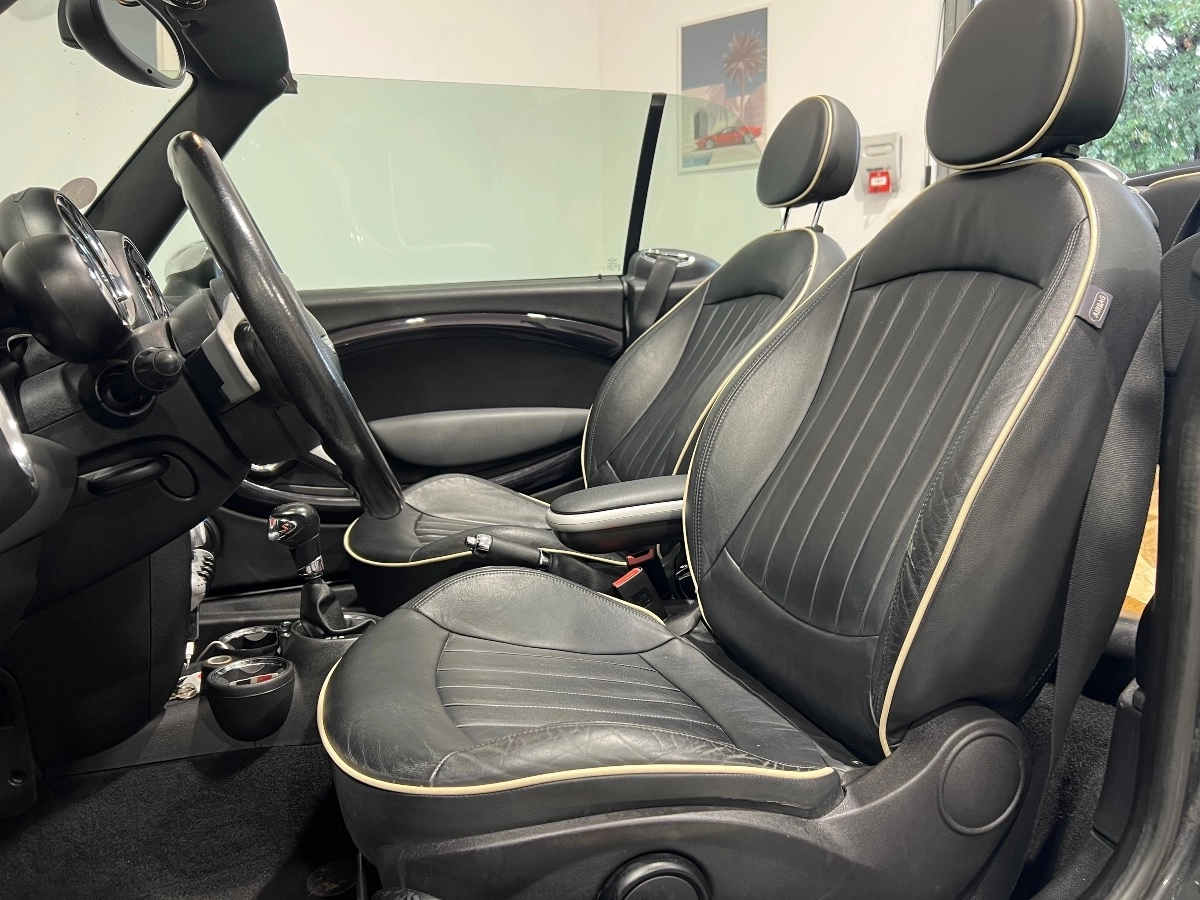 Mini Cabrio - photo 12