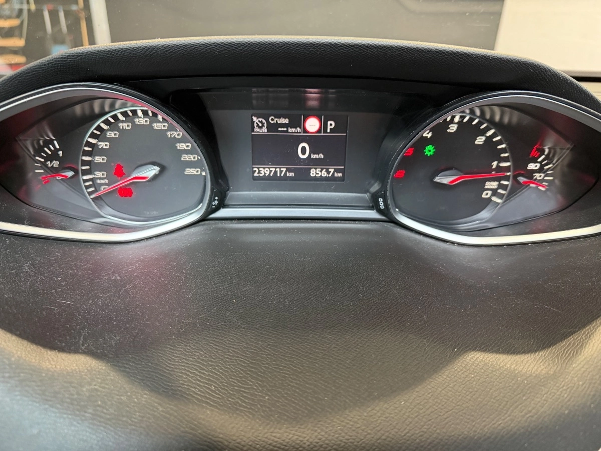 Peugeot 308 - photo 30