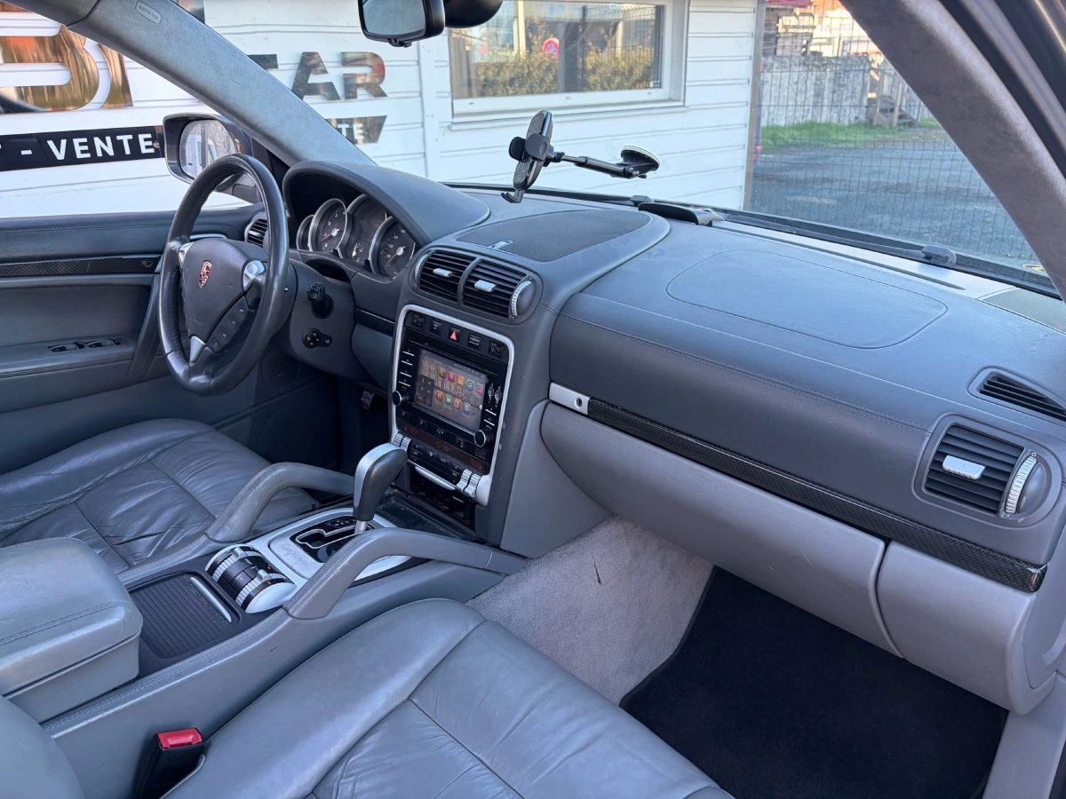 Porsche Cayenne - photo 21