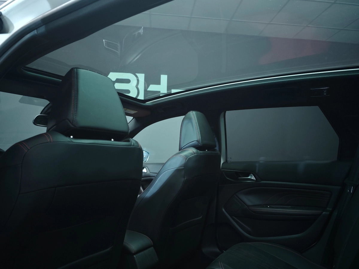 Peugeot 308 - photo 10