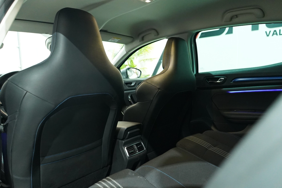 Renault Megane - photo 18