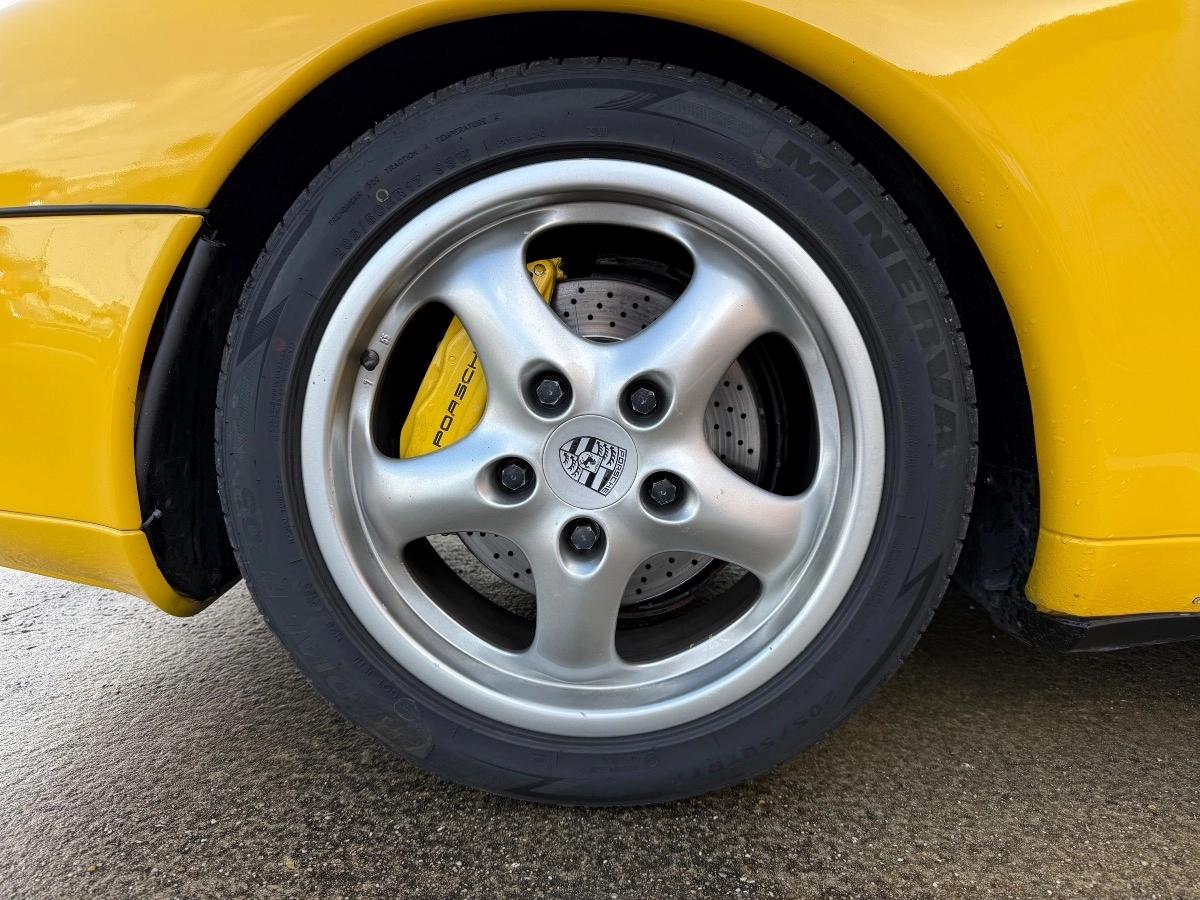 Porsche 911 COUPE 993 3.6 270 CARRERA 4