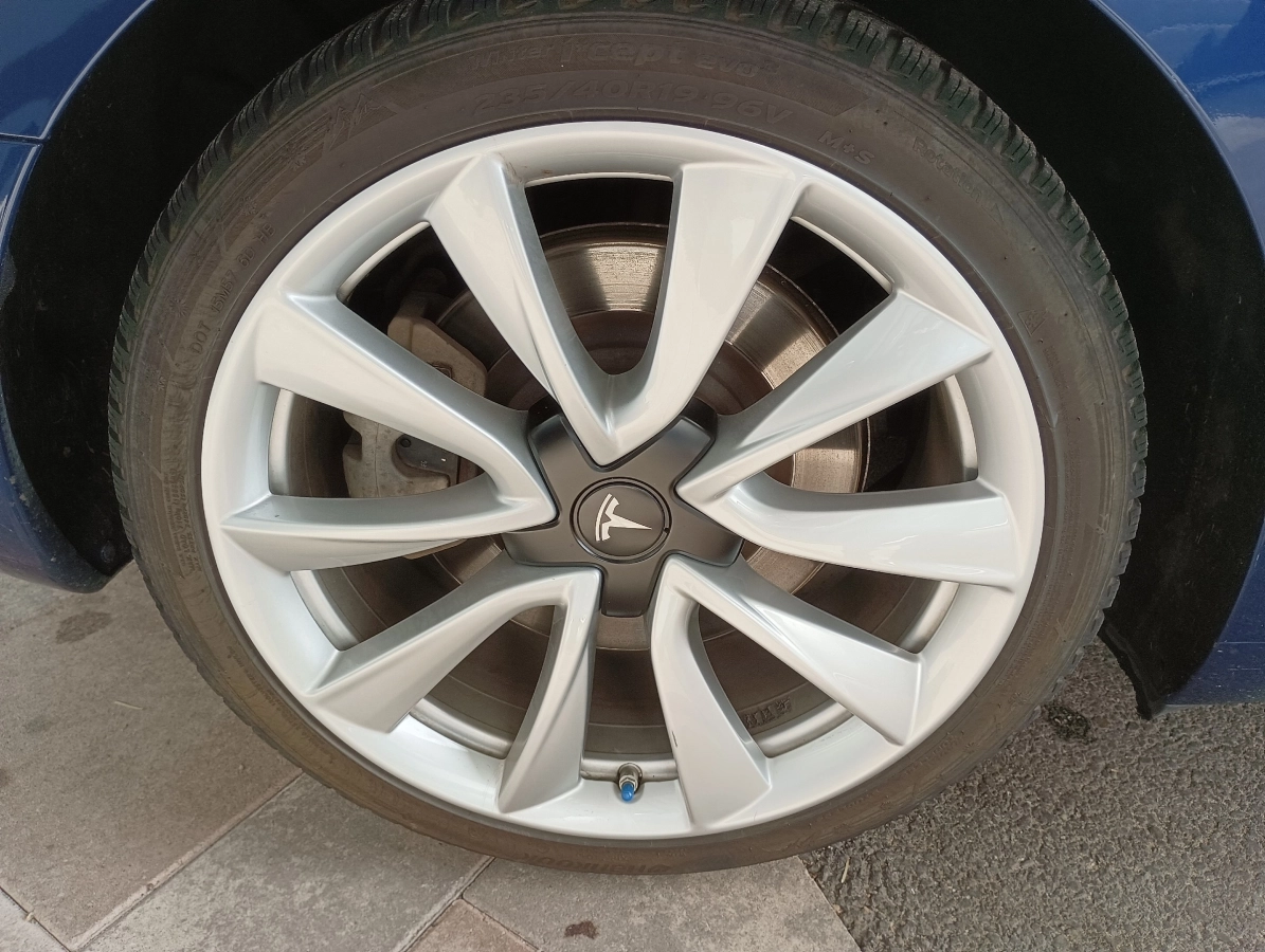 Tesla Model-3 - photo 14