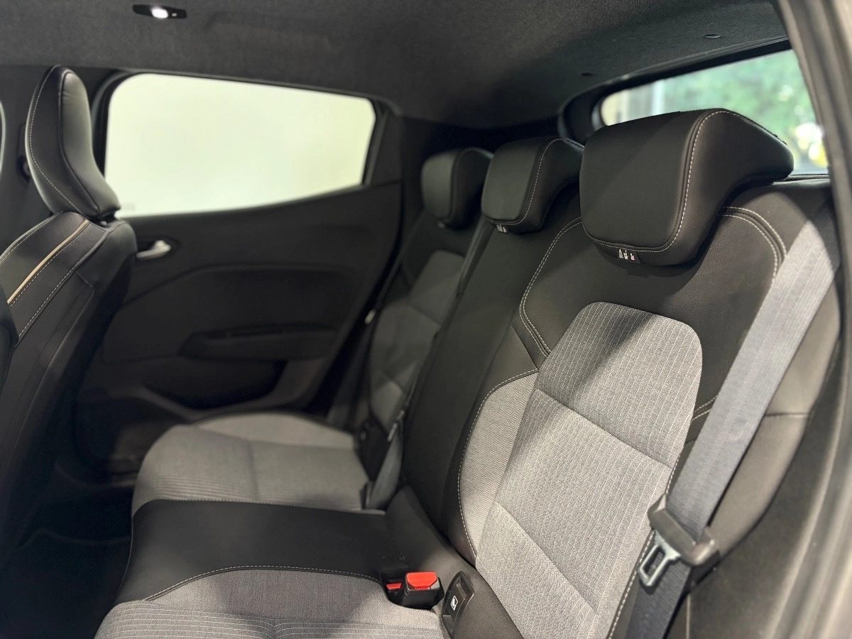 Renault Clio - photo 13
