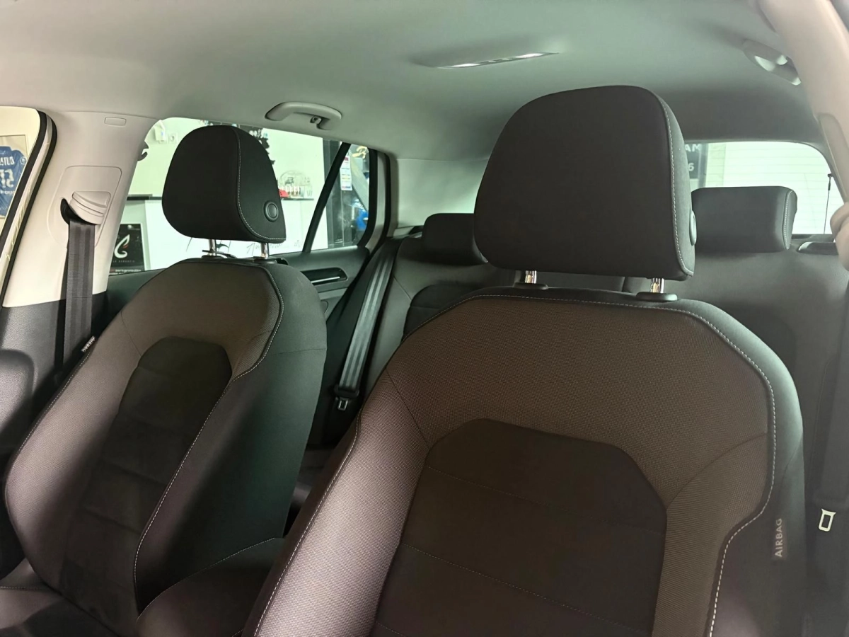 Volkswagen Golf - photo 11