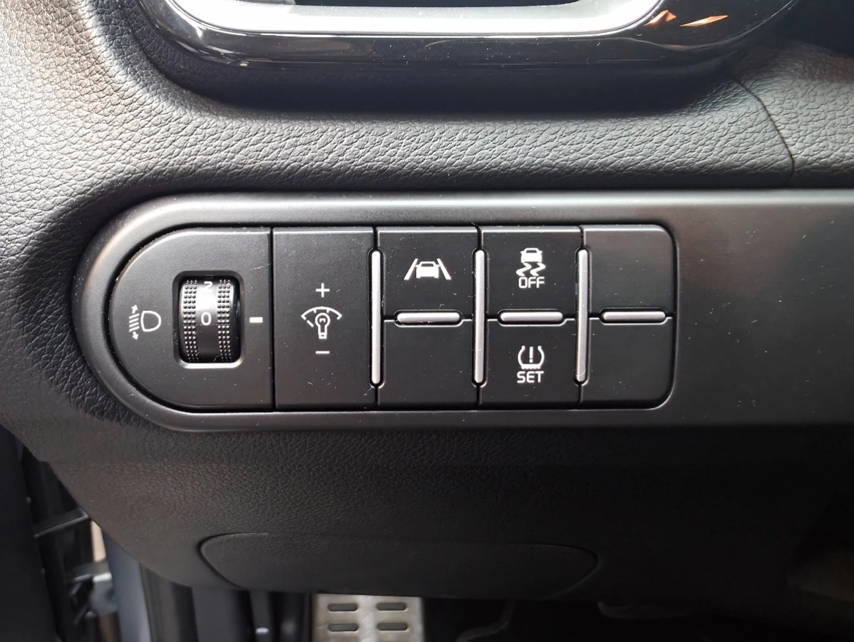 Kia Xceed - photo 16