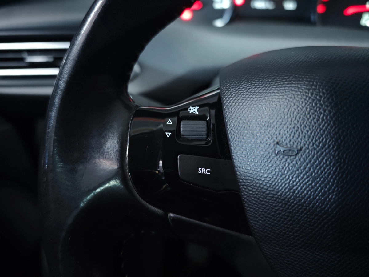 Peugeot 308 - photo 9