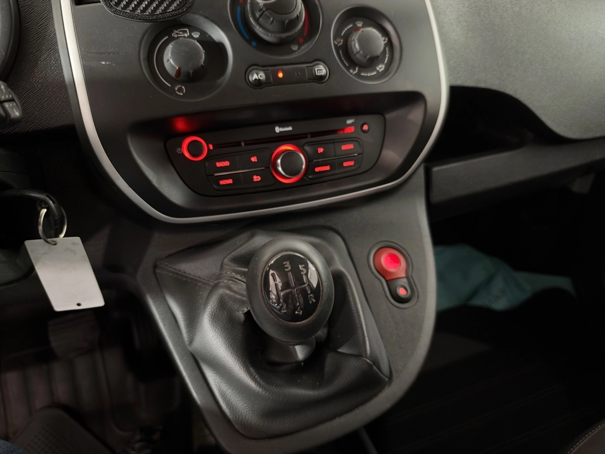 Renault Kangoo Express - photo 21