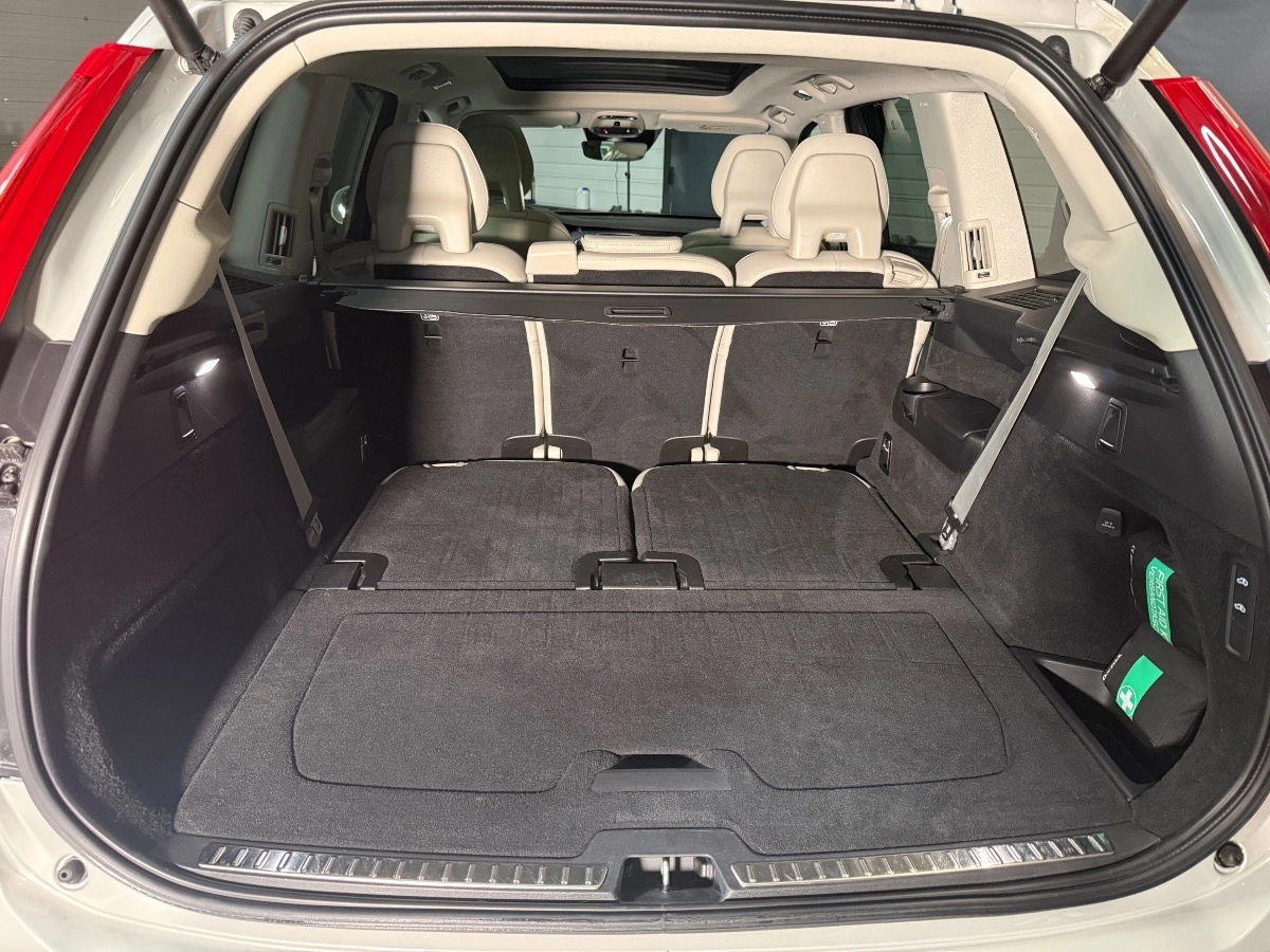 Volvo Xc90 - photo 30