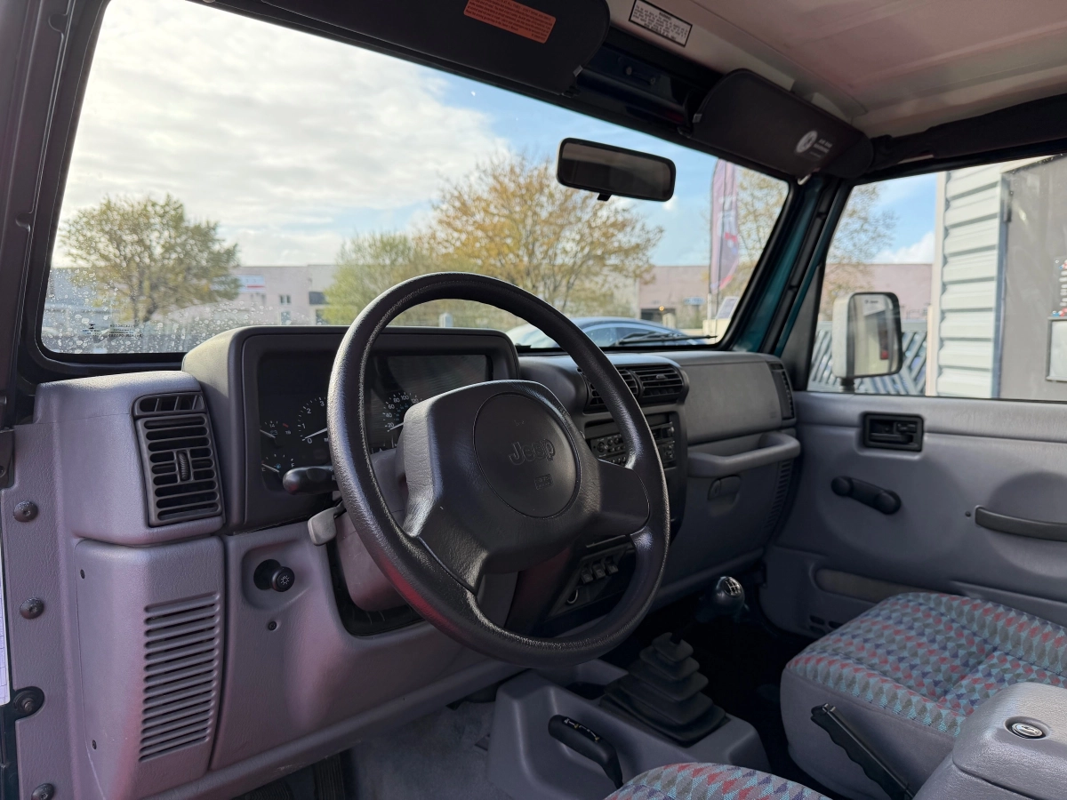 Jeep Wrangler - photo 8