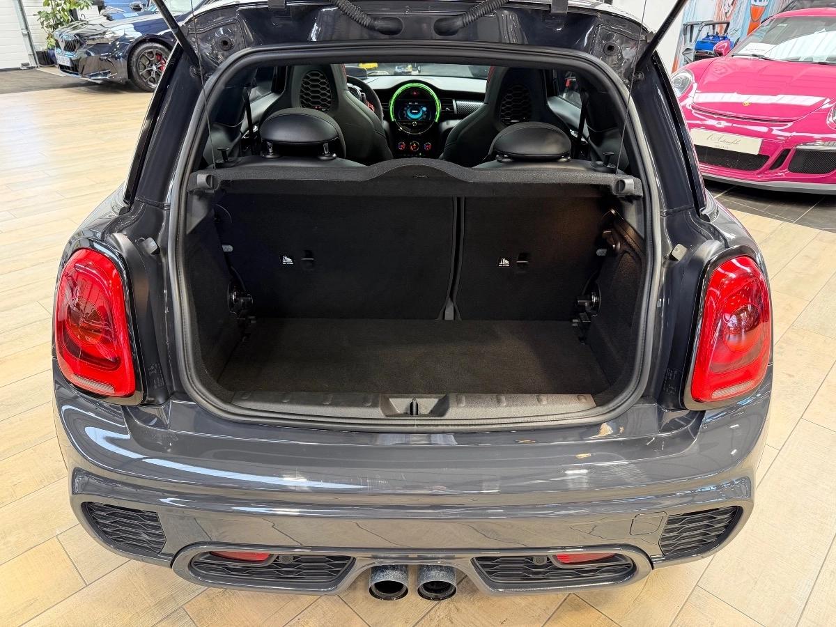 Mini Mini III (F56) 2.0 231 JCW BVA6 3P