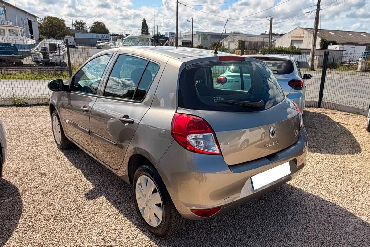 Renault Clio 1.5 DCI 70 AUTHENTIQUE