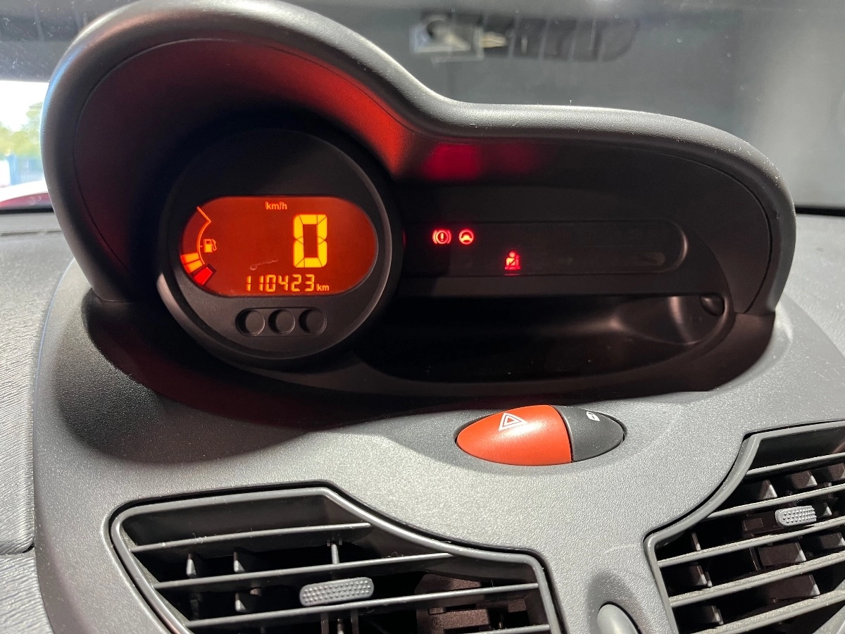 Renault Twingo - photo 12