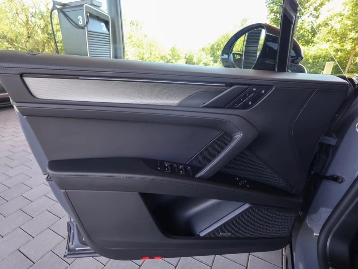 Porsche Cayenne S Coupé Electrique 666ch 655km WLTP Attelage/SportDesign/4r.dir/22“/Siège18+ventilé/Bose/HDMatrix/HU