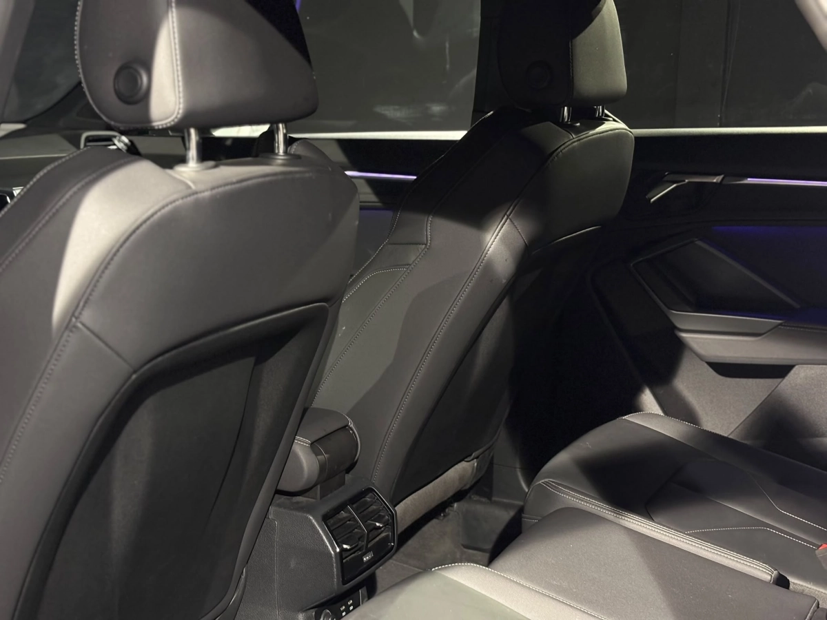 Audi Q3 - photo 30