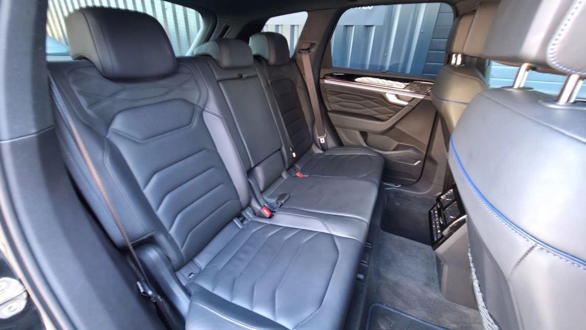 Volkswagen Touareg - photo 39