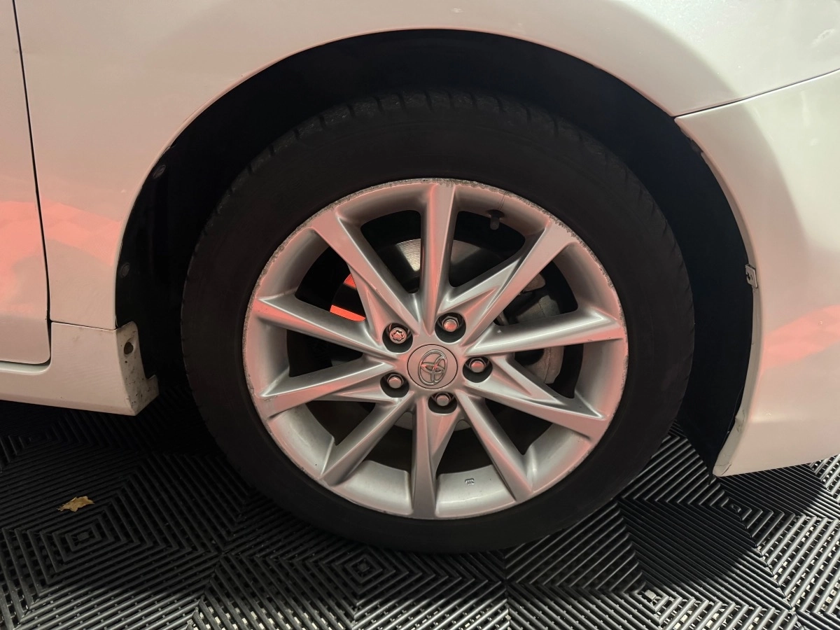 Toyota Prius Plus - photo 22