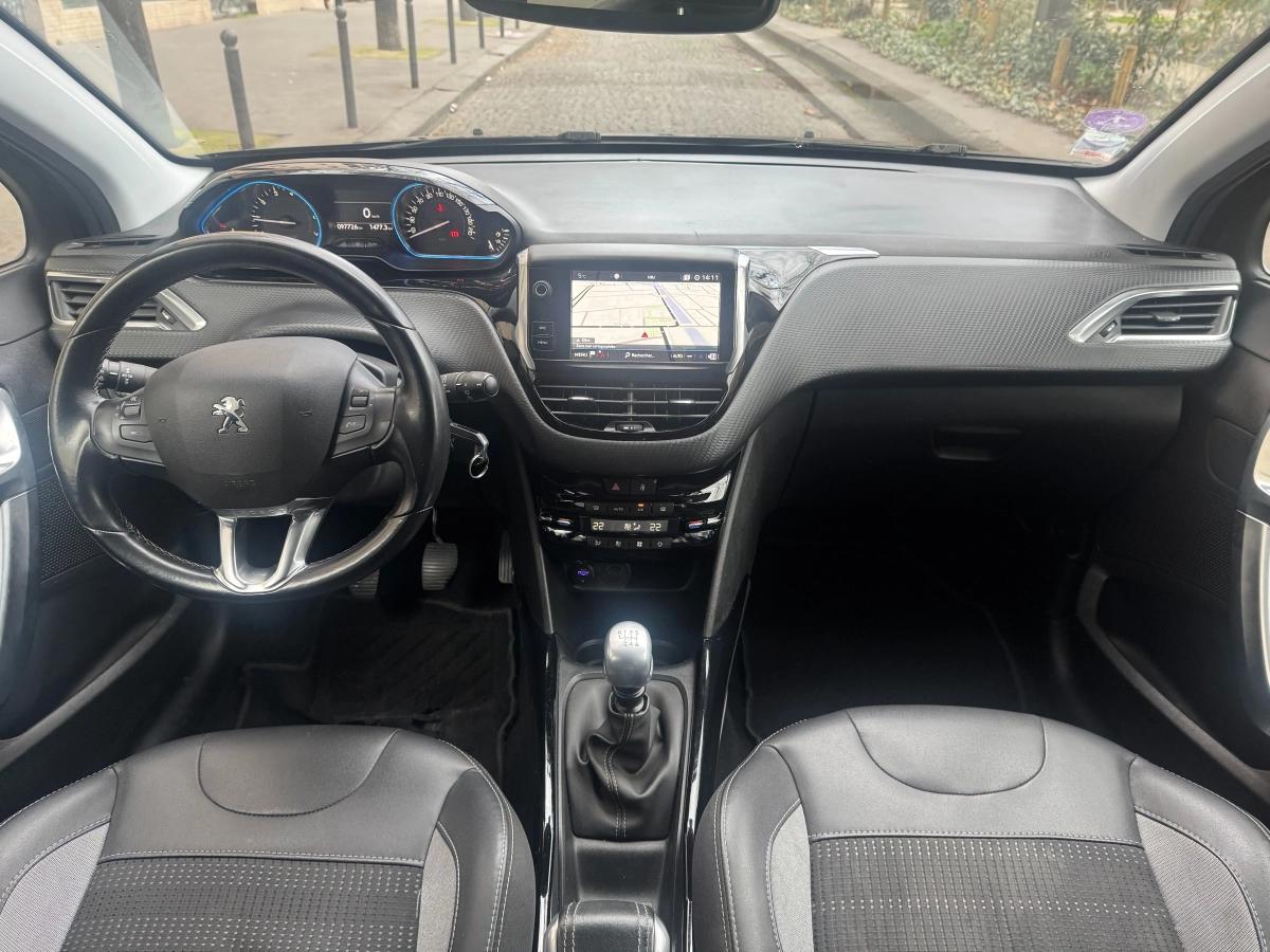 Peugeot 2008 GENERATION-I 1.2 PURETECH 110 ALLURE START-STOP