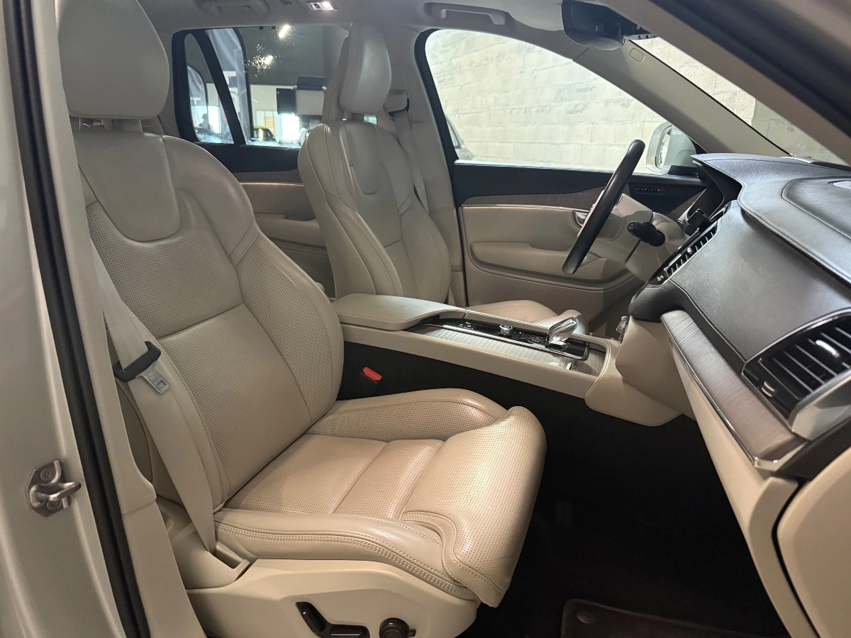 Volvo Xc90 - photo 16