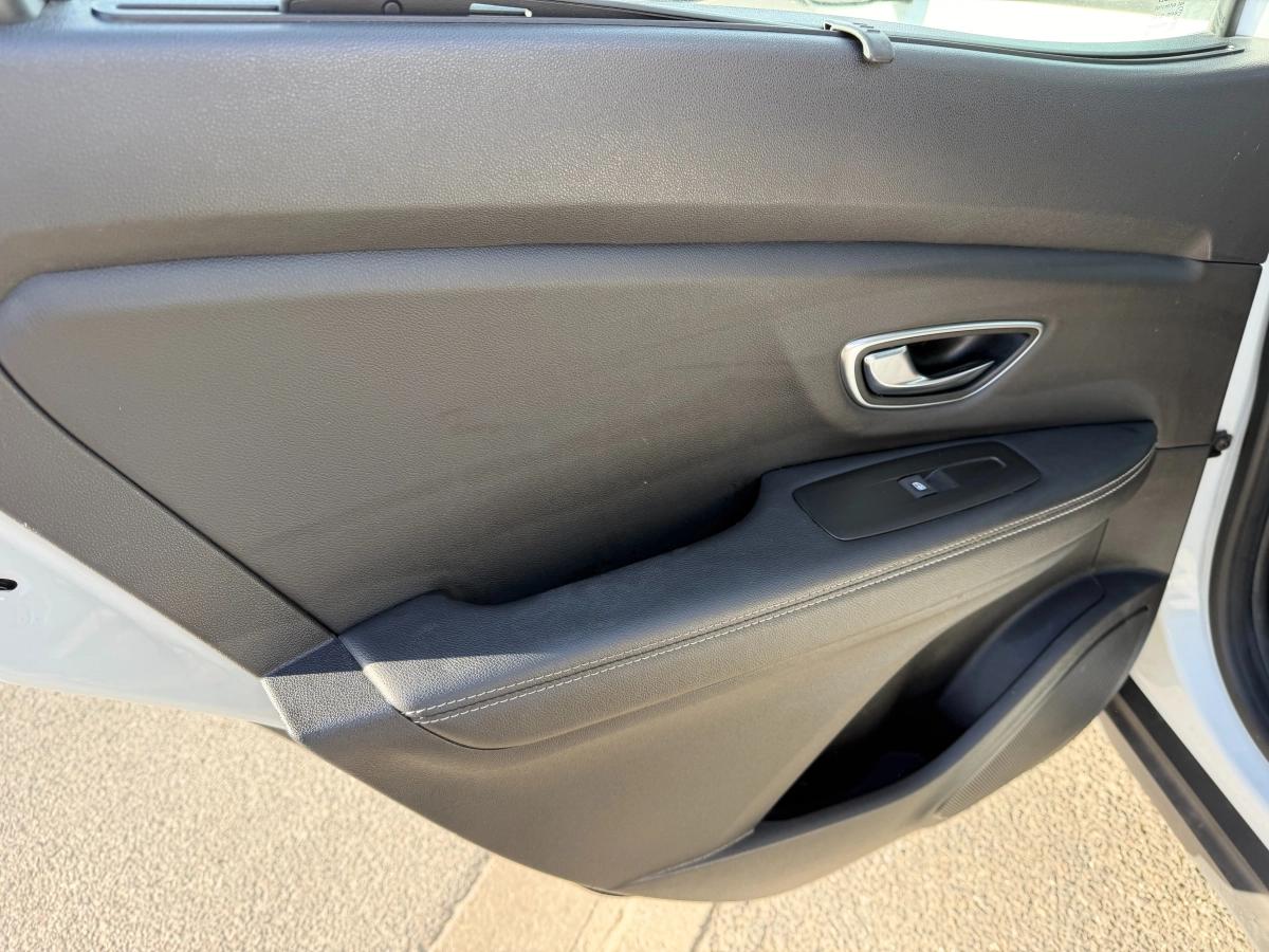 Renault Scenic 1.3 TCE 140 BLACK EDITION