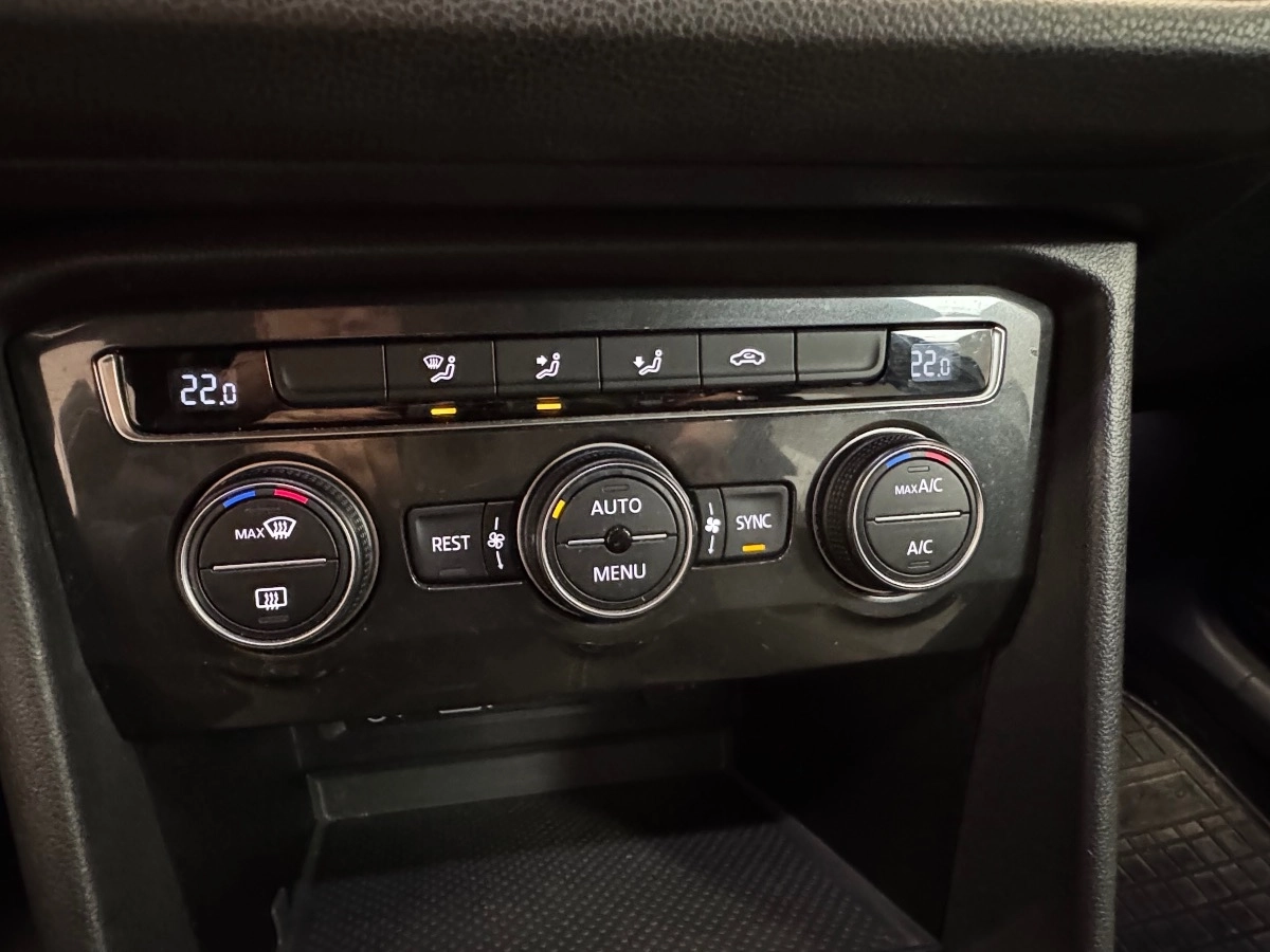 Volkswagen Tiguan - photo 25