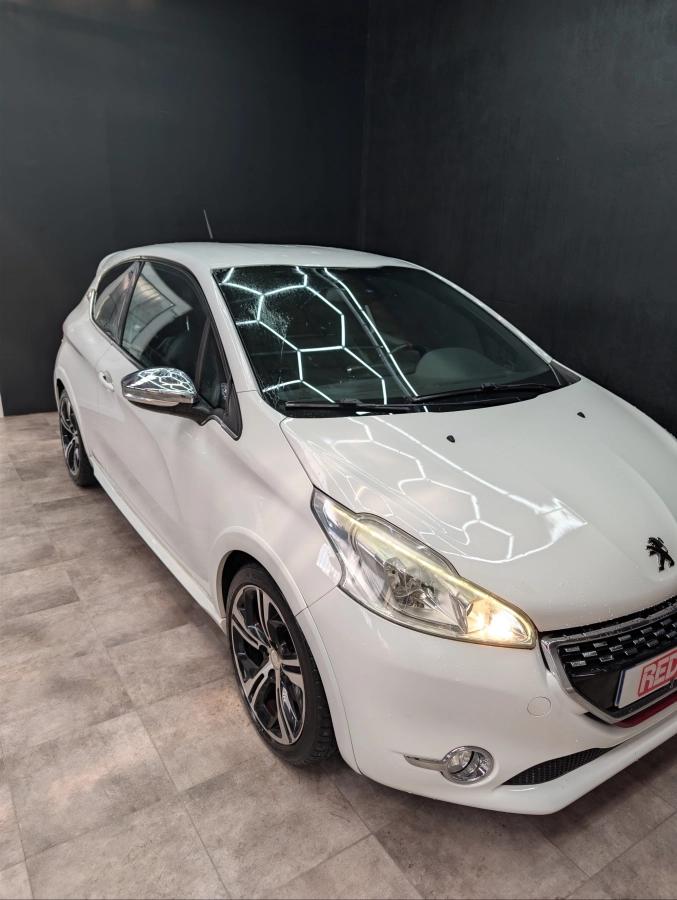 Peugeot 208 GENERATION-I 1.6 THP 200 GTI