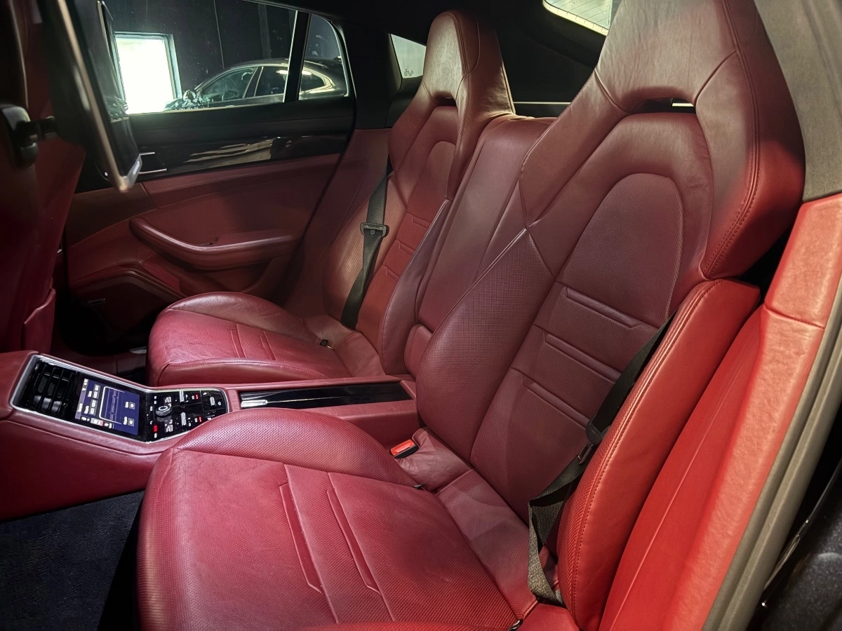 Porsche Panamera - photo 16