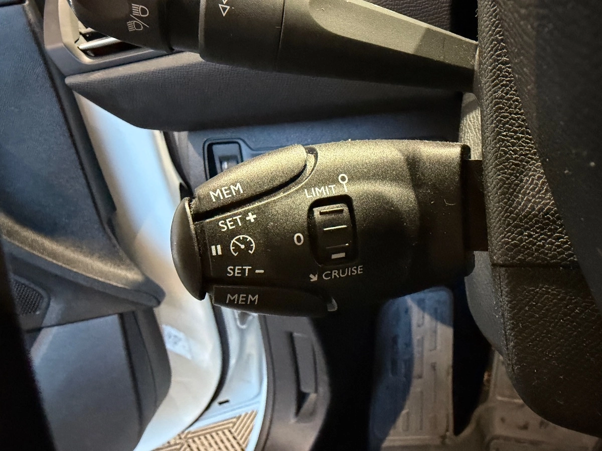 Peugeot 308 - photo 25