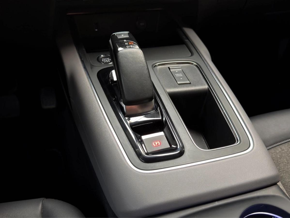 Citroen C5 Aircross HYBRID 225CV C-SERIES CAM 360 / 1° MAIN / ATTELAGE