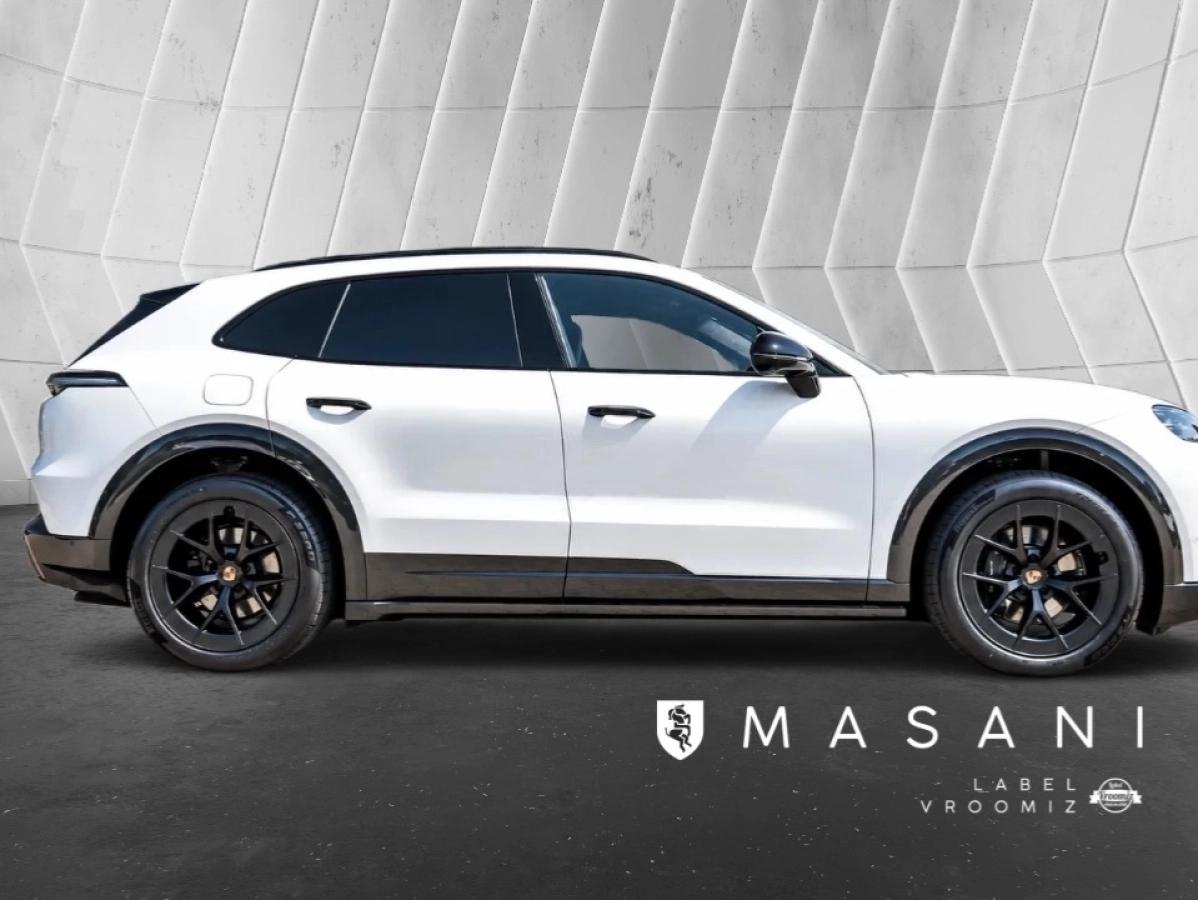 Porsche Cayenne Electrique 442ch 632km WLTP Toit Ouvrant/Attelage/Sport Sound/21“/Sièges 14/Volant Surfaces et Siège