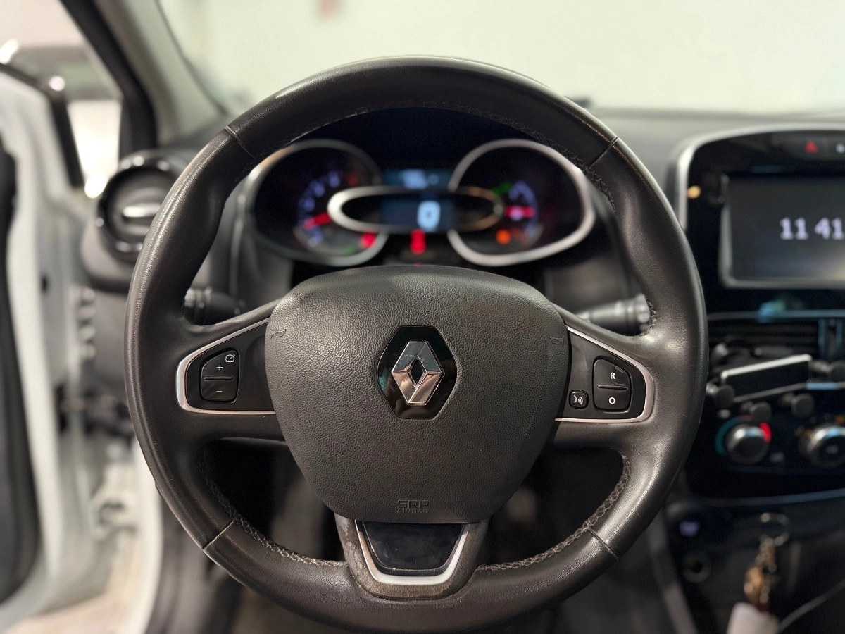 Renault Clio - photo 15