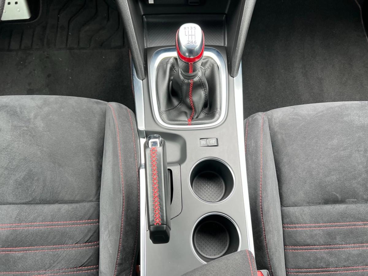 Renault Megane 1.8 300 RS TROPHY