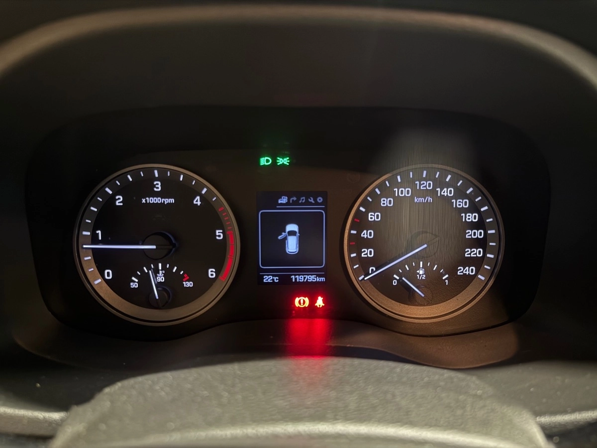 Hyundai Tucson - photo 12
