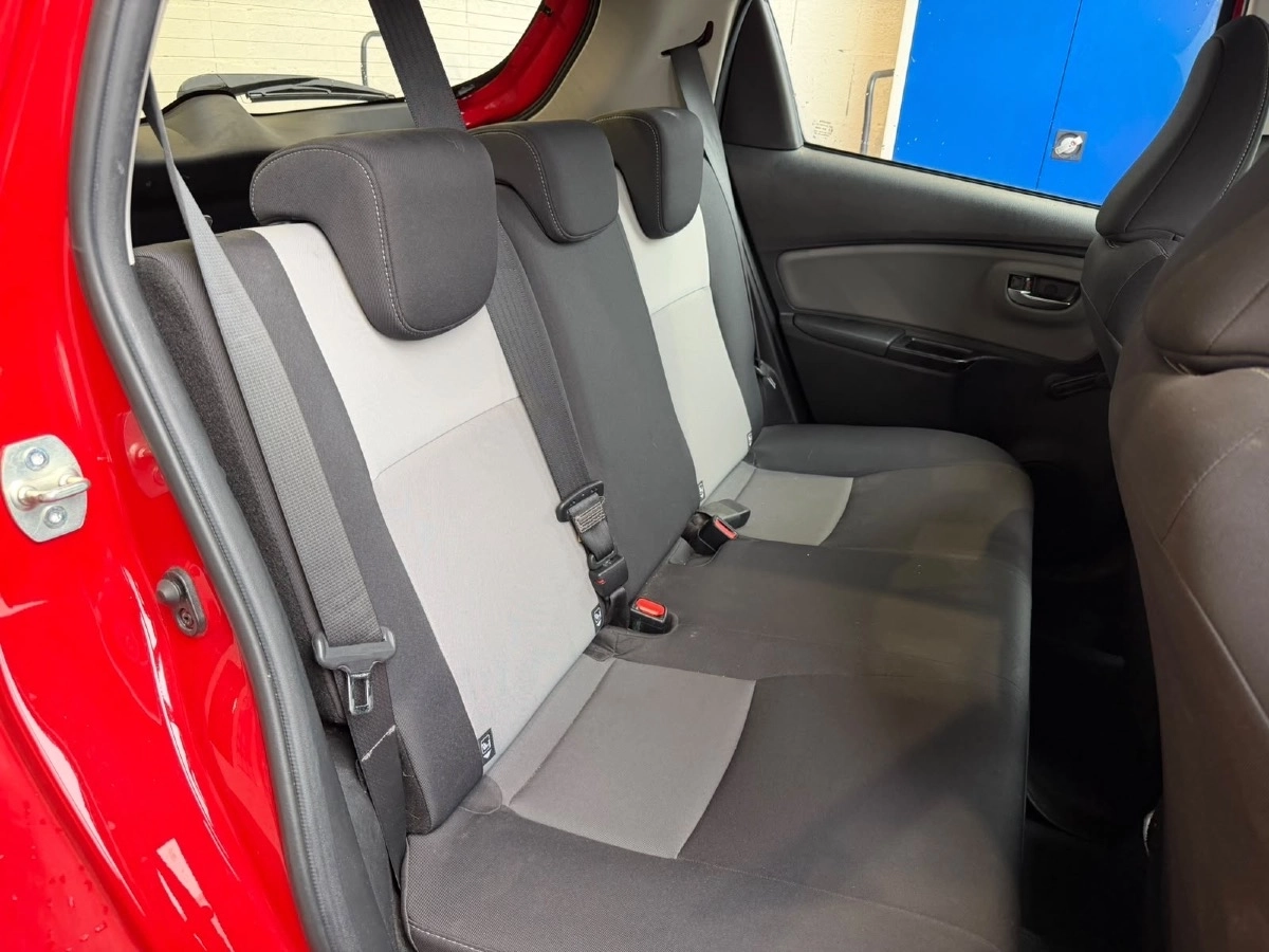Toyota Yaris - photo 11
