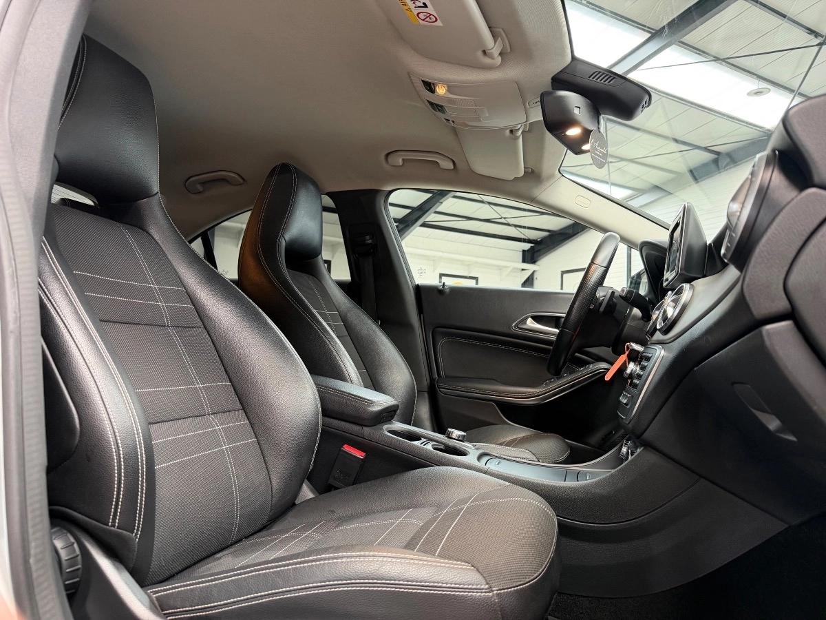 Mercedes Classe Cla 220 CDI 170CV 7G-TRONIC SENSATION CAM / FR